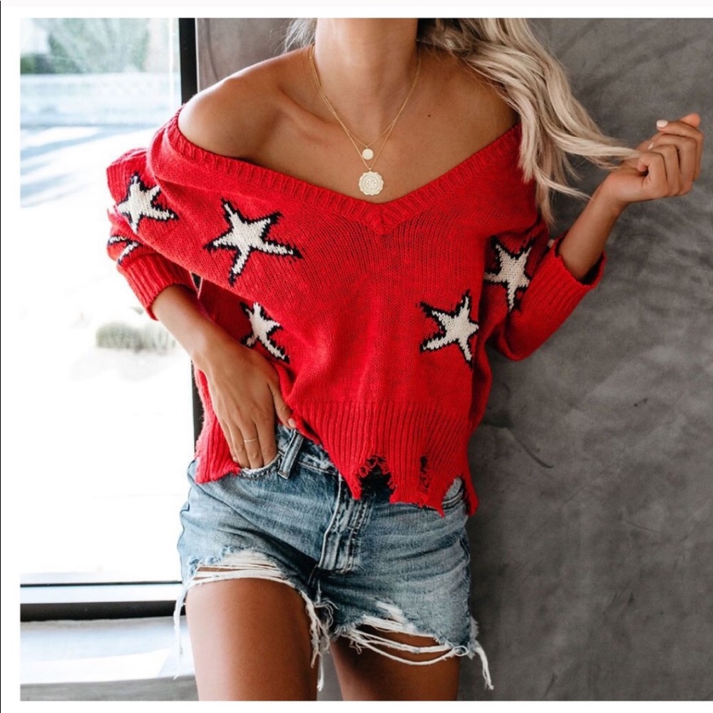 Red Star Patterned Women's Sweater - Picture 2 of 8